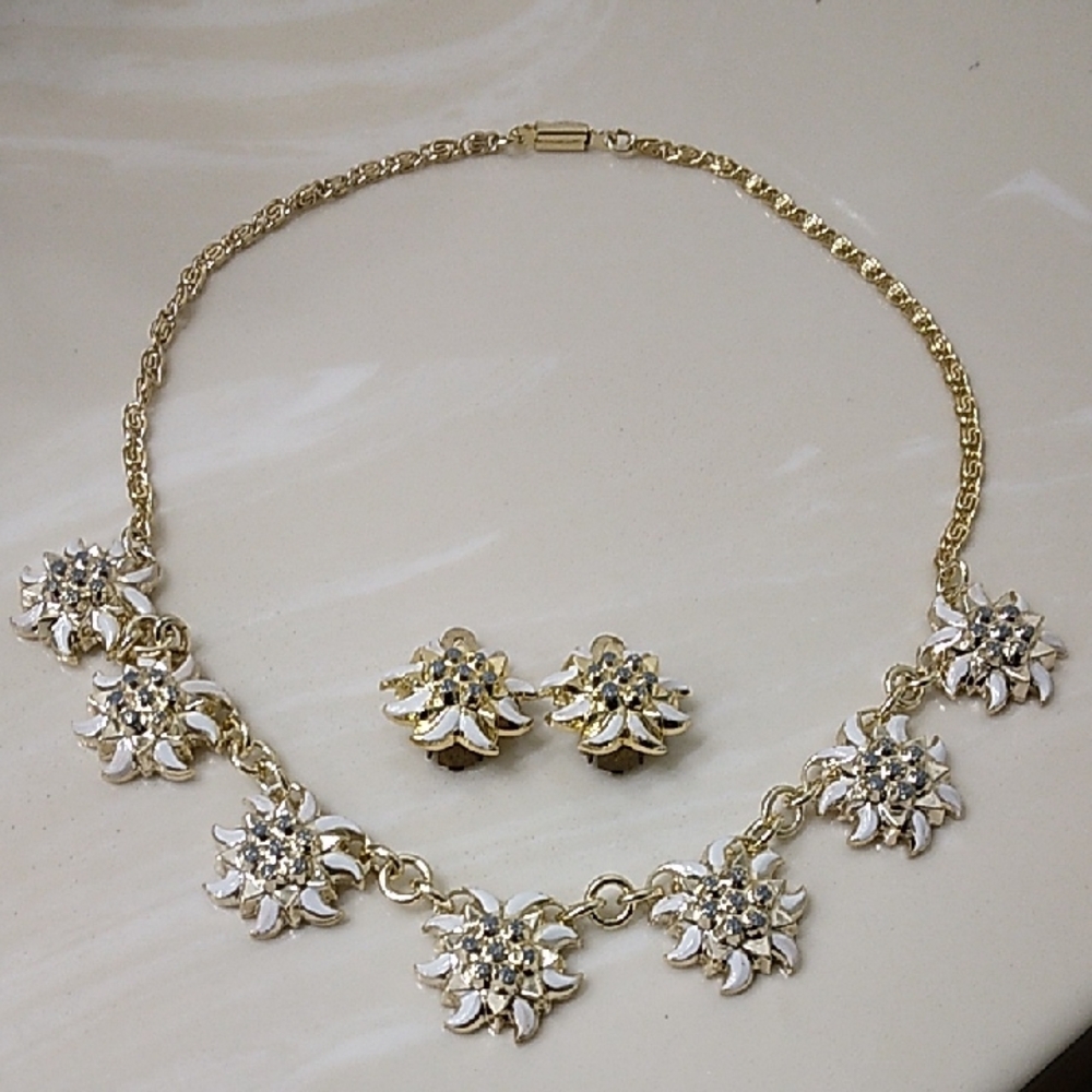 Vintage Gold and White Enamel Floral  Choker Necklace & Earring Set